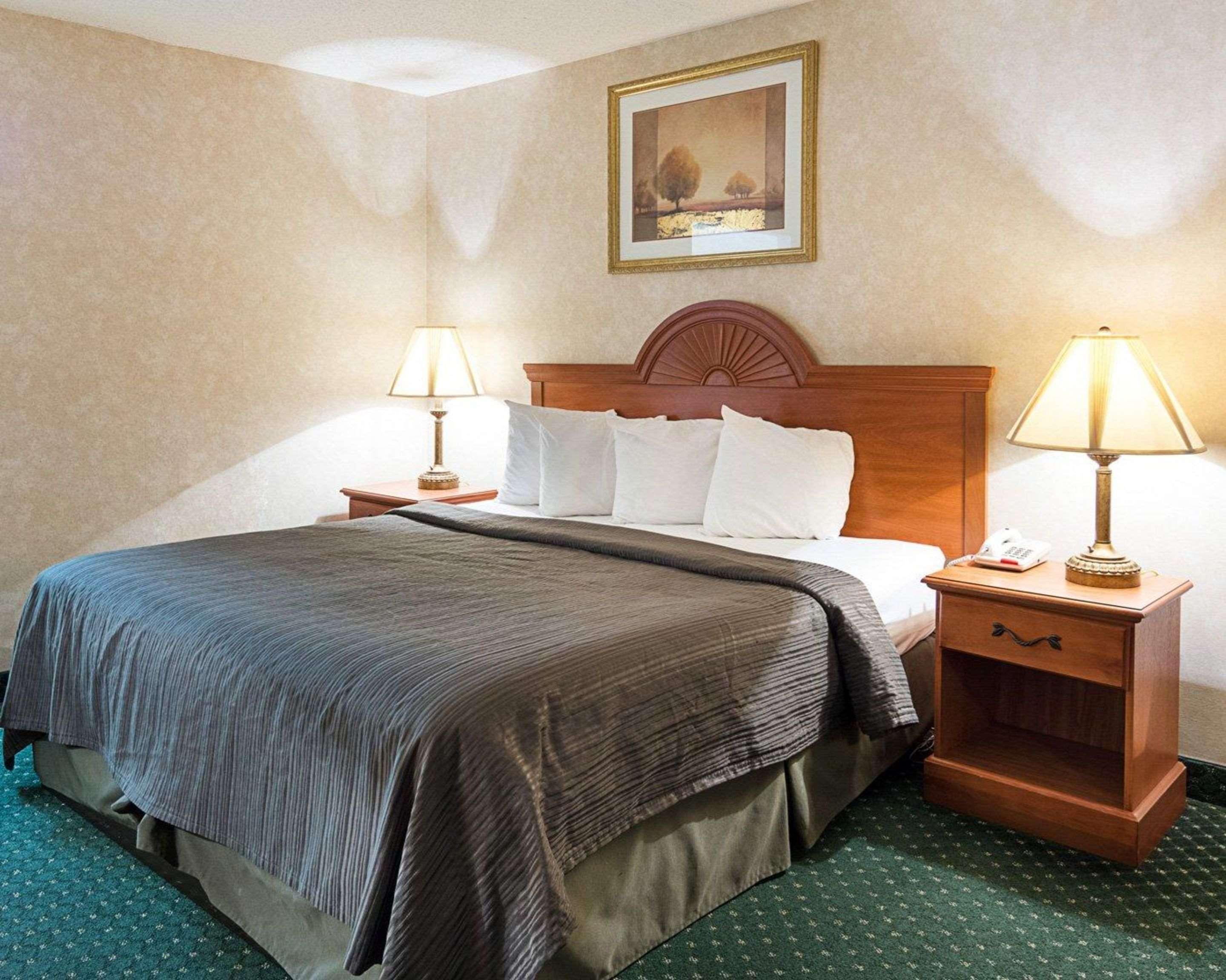 Quality Inn Petersburg Near Fort Gregg-Adams Buitenkant foto