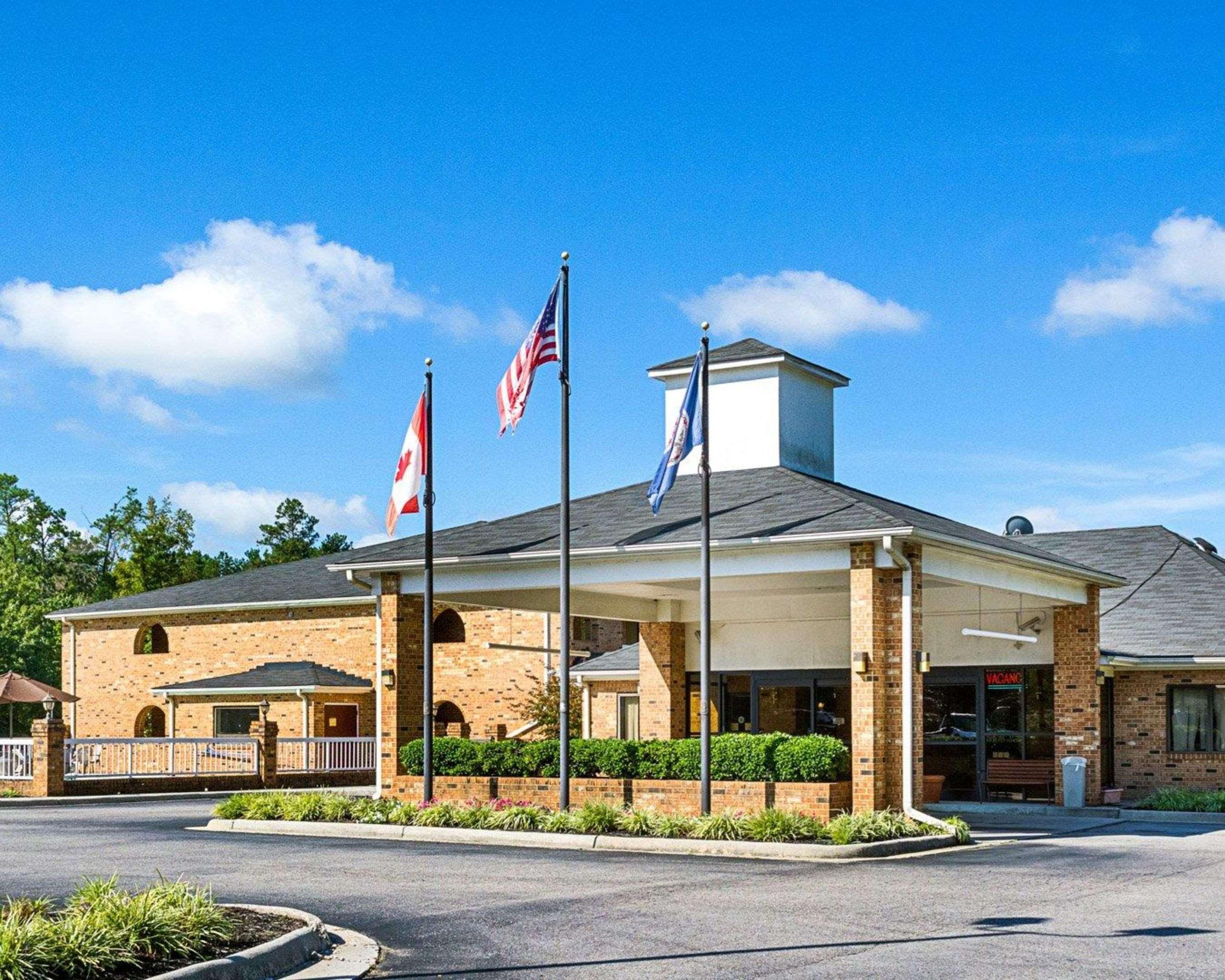 Quality Inn Petersburg Near Fort Gregg-Adams Buitenkant foto