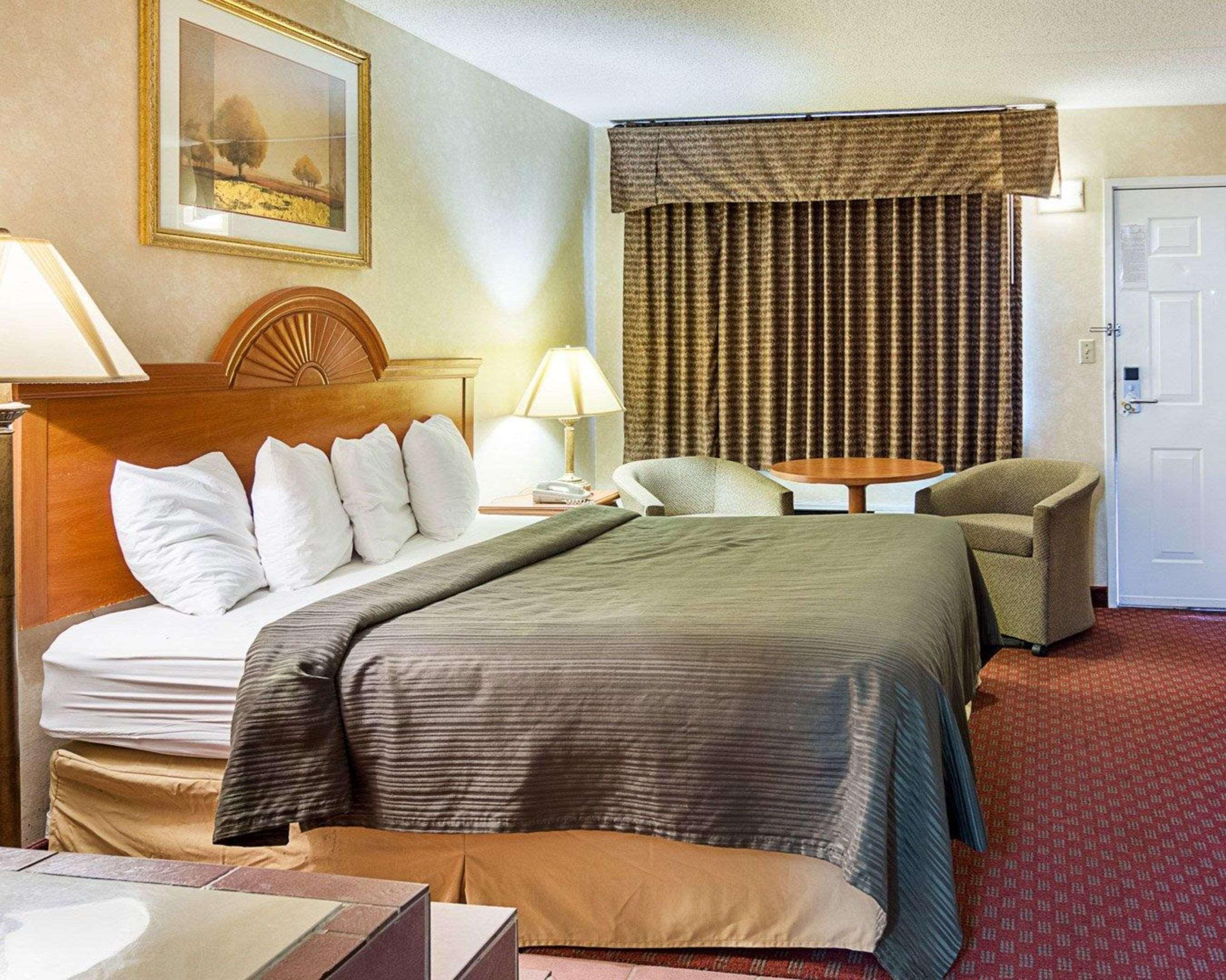Quality Inn Petersburg Near Fort Gregg-Adams Buitenkant foto