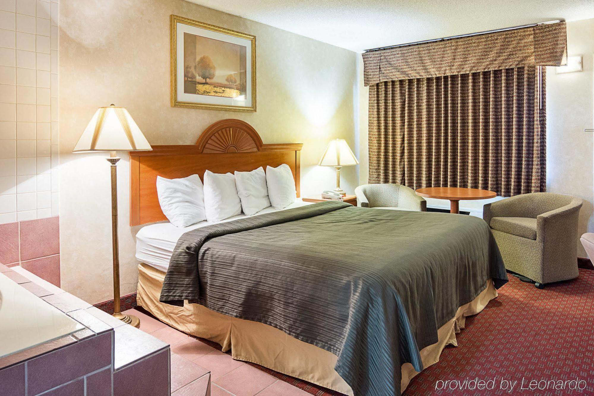 Quality Inn Petersburg Near Fort Gregg-Adams Buitenkant foto